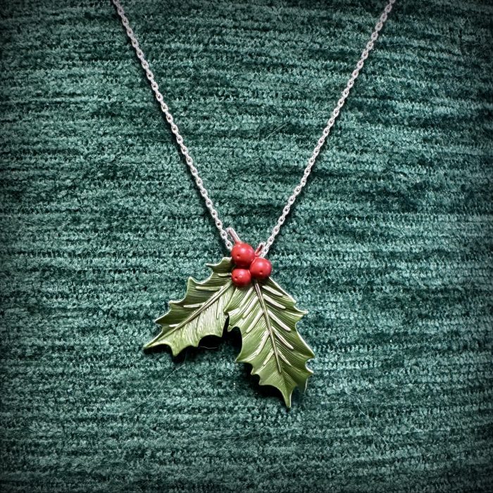 christmas-holly-necklace-silver-plated-alexander-thurlow-ath998-2