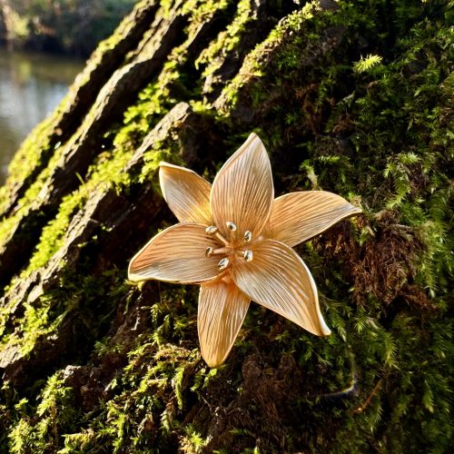 lily-gold-flower-brooch-cloth-ath1027