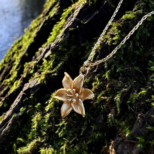 lily-gold-flower-necklace-ath1025