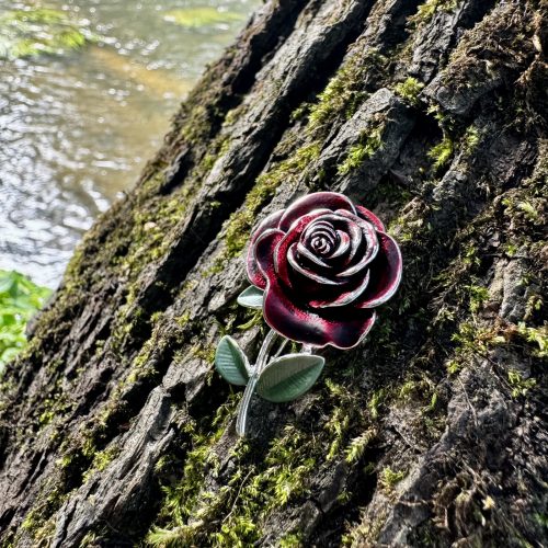 red-rose-flower-broochon-wood-alexander-thurlow-ath996-3