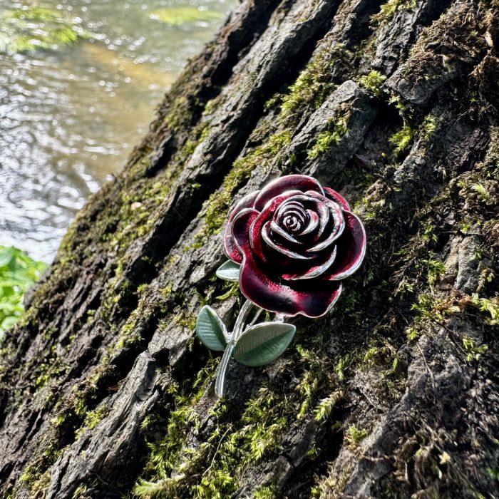 red-rose-flower-broochon-wood-alexander-thurlow-ath996-3