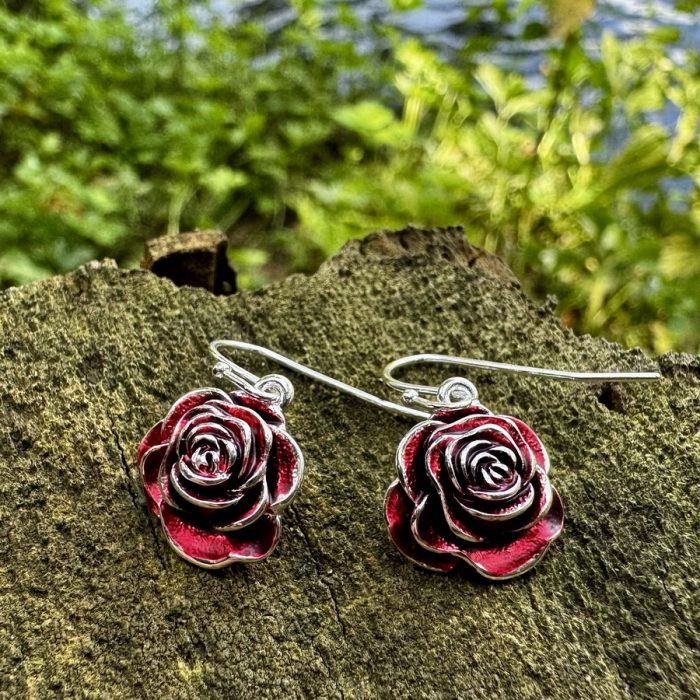 red-rose-flower-earring-on-wood-alexander-thurlow-ath994