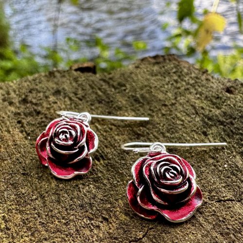 red-rose-flower-earring-on-wood-alexander-thurlow-ath994