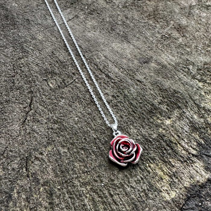 red-rose-flower-necklace-on-wood-alexander-thurlow-ath995