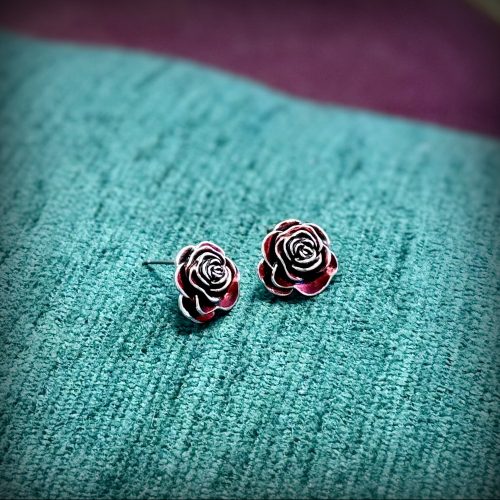 red-rose-flower-stud-earring-on-fabric-alexander-thurlow-ath994s